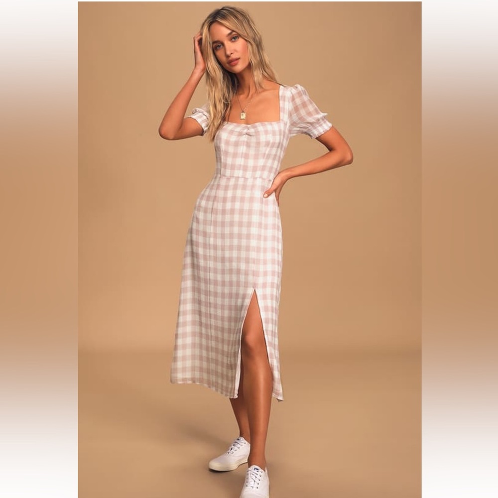 Lulu’s Blush Pink gingham midi dress